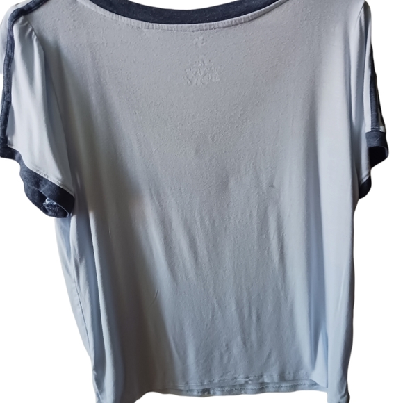Light Blue V-neck Top, XL (Juniors) - Picture 4 of 4
